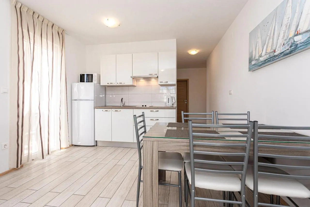 Apartments Crnekovic Tomislava 8 Baška