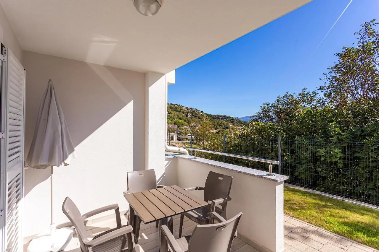 Apartments Crnekovic Tomislava 8 Baška