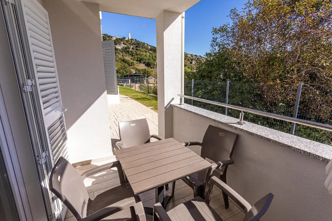 Apartments Crnekovic Tomislava 8 Baška