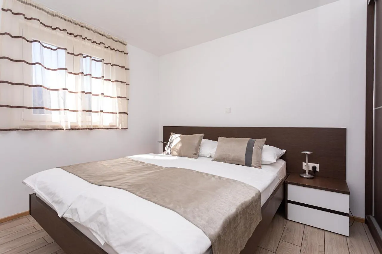 Apartments Crnekovic Tomislava 8 Baska