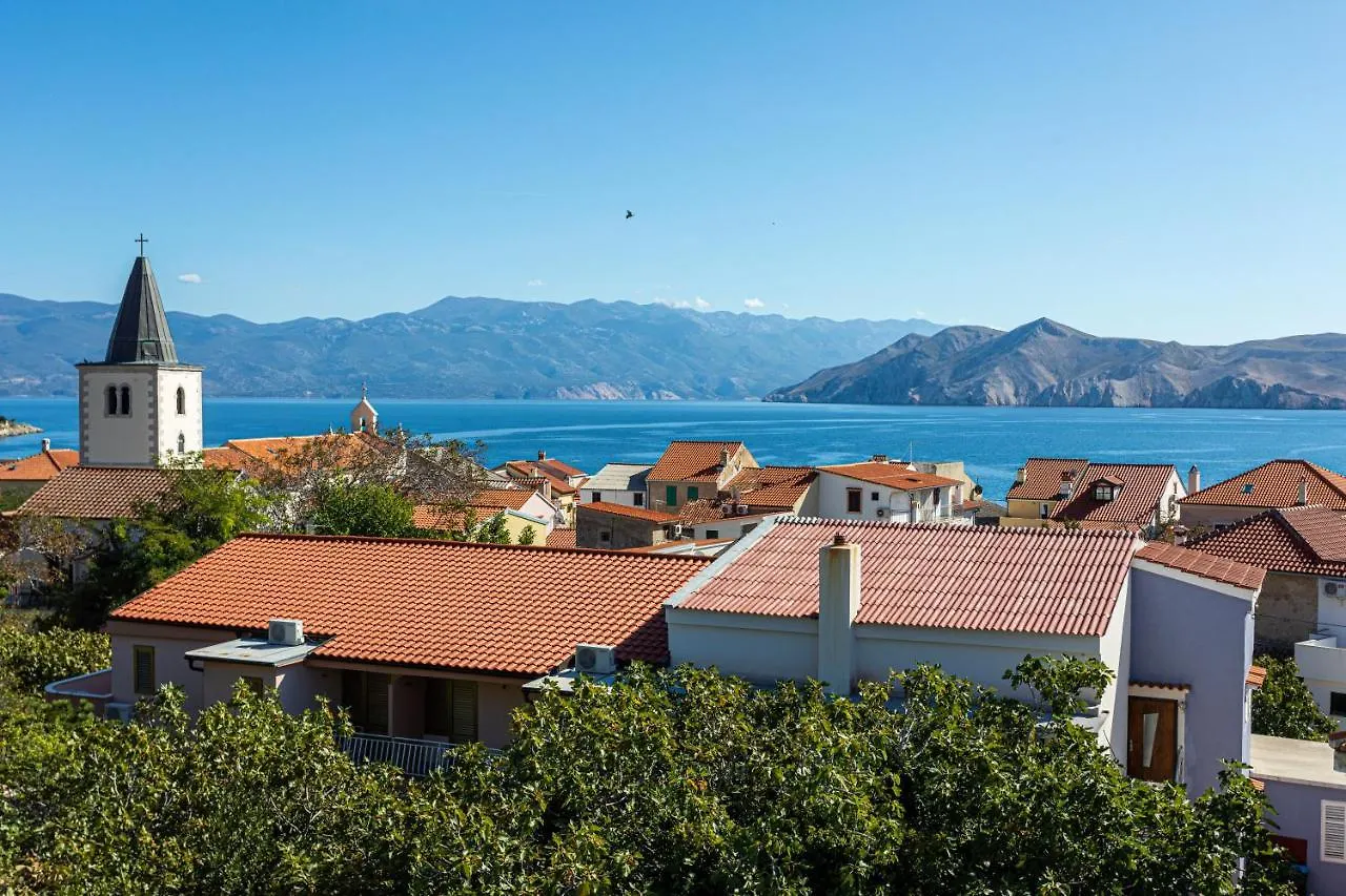 Apartments Crnekovic Tomislava 8 Baška