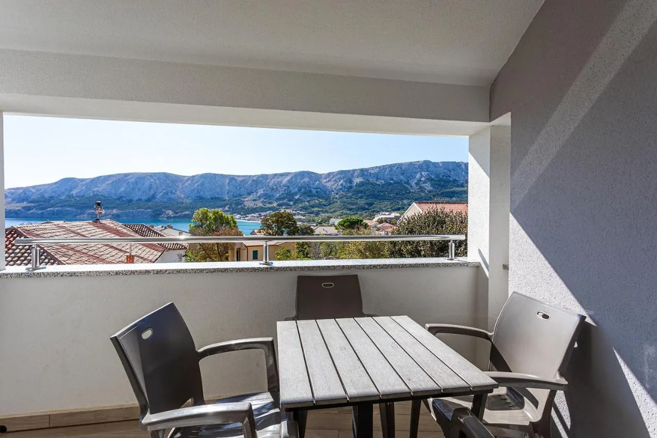 Apartments Crnekovic Tomislava 8 Baška 0*,