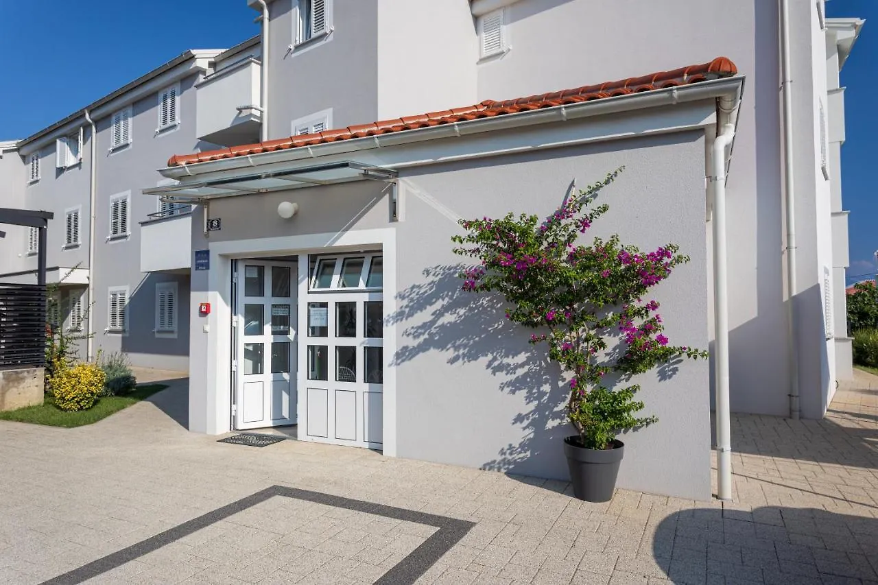 Apartments Crnekovic Tomislava 8 Baska   Baska (Krk)