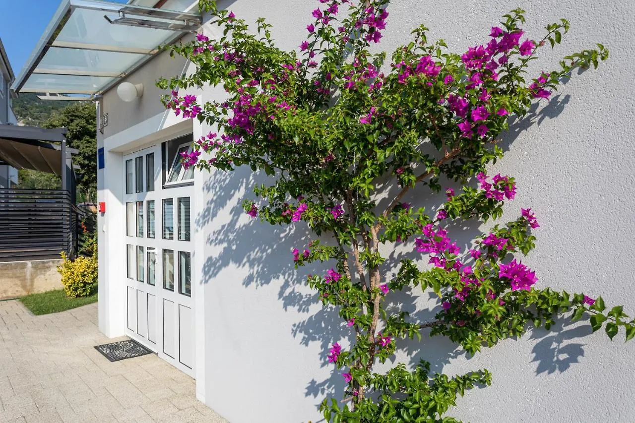 Apartments Crnekovic Tomislava 8 Baska