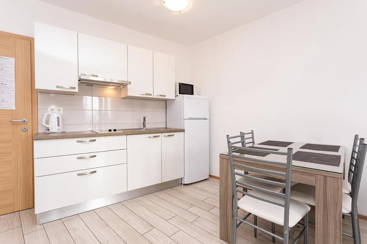 Apartments Crnekovic Tomislava 8 Baška