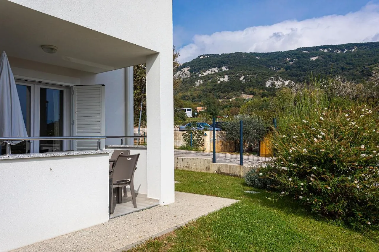 Apartments Crnekovic Tomislava 8 Baška