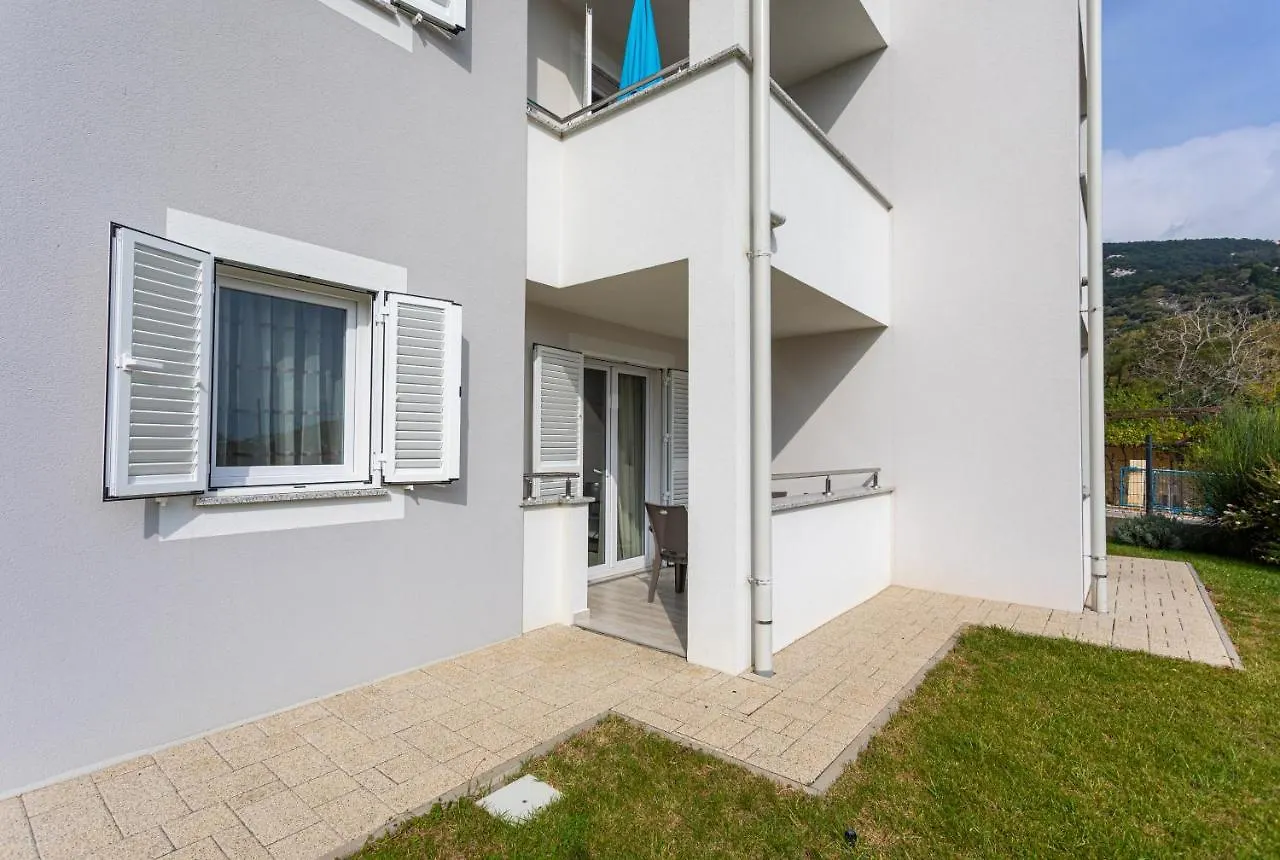 Apartments Crnekovic Tomislava 8 Baska  Baska (Krk)