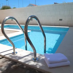 villa-sunshine.hotels-in-trogir.com/