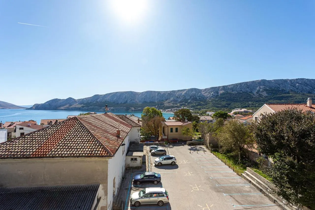 Apartments Crnekovic Tomislava Baška